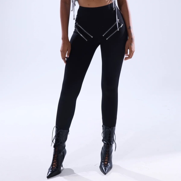 AKIRA ZIP ME UP SEAMLESS LEGGING Size L - Picture 1 of 1